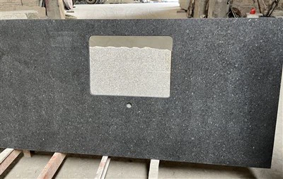 Гранитни плотове с черна перла