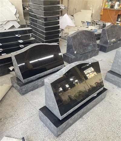 Надгробен камък на гробище – наклонен гранитен мемориал с/дизайн - 16 X 8 X 14